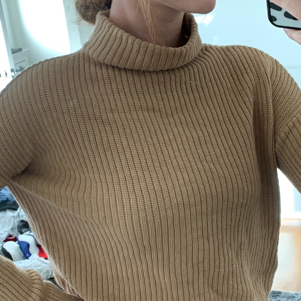 Super cute brown sweater